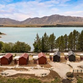 The Huts at Lakes Edge
