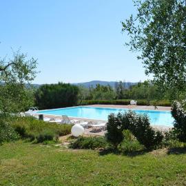 House with private garden in the Crete Senesi, hotel in Asciano