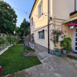 Guesthouse Citycenter, hotel in Craiova