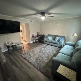 2bed 3bath private and close to everything !