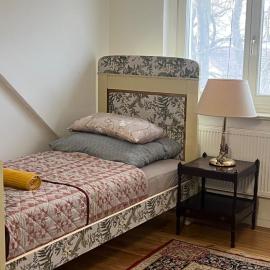 Rim Ferienwohnung 4 Zimmer 3 Schlafzimmer 1 Wohnzimmer 2 Toiletten mit Dusche inLauchhammer Dachgeschoss 100 qm, hotel u gradu 'Lauchhammer'