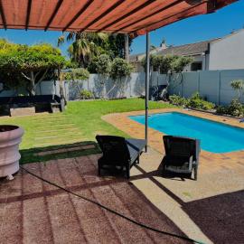 Private garden guest house