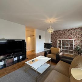 Extra Stor Lägenhet Ny Design med Öppen Spis, Balkong, Parkettgolv, Stor Smart TV, hotell sihtkohas Ljungaverk