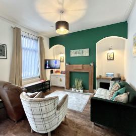 Modernised 3-bed home in Bamber Bridge, Preston, hotel in Bamber Bridge