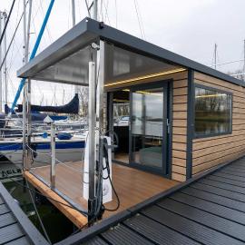 NEW Hello Zeeland - Houseboat de Arne, hotel in Arnemuiden