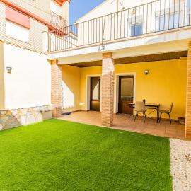 Chalet de Aranda - Elegante Casa para 7 con jardín privado, AC y WiFi, hotel a Arándiga