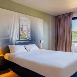 B&B HOTEL Villeneuve Loubet Village, хотел в Вилньов Любе