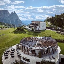 Viesnīca COMO Alpina Dolomites pilsētā Alpe di Sjusi