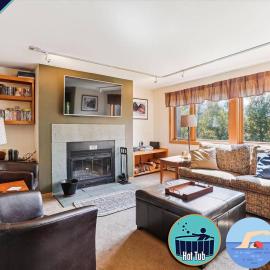 Highridge A16 Stunning Three Bedroom Condo with Whirlpool Bath, Heated Pool, and Game Room, ξενοδοχείο σε Killington