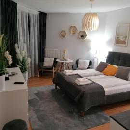 PINEA Apartament z widokiem na morze z basenem i SPA przy plaży
