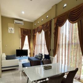 Chika Homestay, hotel di Wringinanom