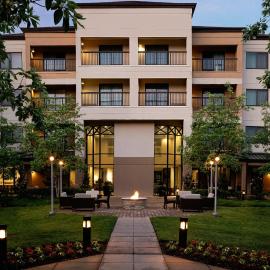 Viesnīca Courtyard by Marriott Springfield pilsētā Springfīlda
