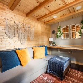 Luxury Glamping Tiny Haven, Firepit & Grill, hotel in Woodland Park