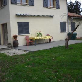 Gîtes Les Tuilières, hotel i Podensac