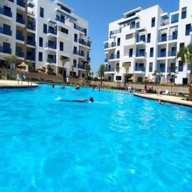 Appartement complexe Costa Mar avec piscine privée très sécurisé 3min de la plage Luxe et détente ainsi sans vis-à-vis, hotel in Martil
