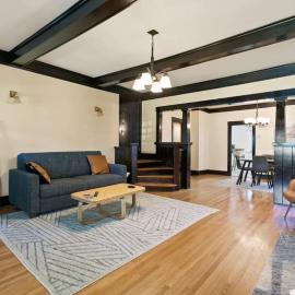Quaint South Hill Home w Luxury King Bed and Wifi, hotelli kohteessa Spokane
