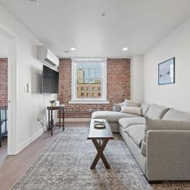 Walk to Riverfront Park! Downtown Gem w Pool Table 404, hotel en Spokane