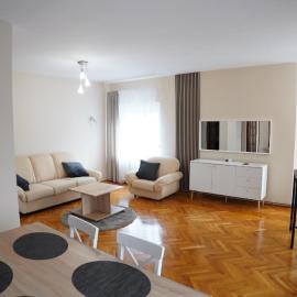 Apartmani Kula, khách sạn ở Novi Banovci