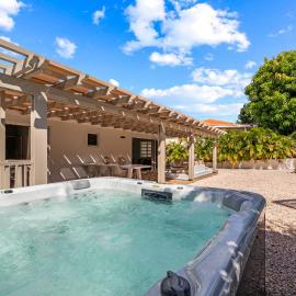 Villa Noni Curaçao met jacuzzi, hotel di Jan Thiel
