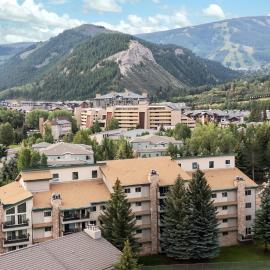 Falcon Point, готель у місті Ейвон