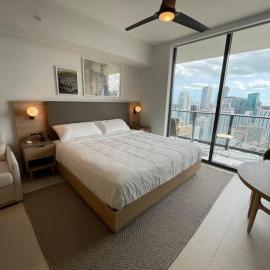 Stylish Downtown Miami Studio Bay Views and Prime Location