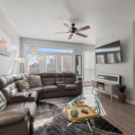 Dallas में, होटल Spacious Dallas Apartment with City Views Near Galleria Mall