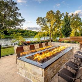 Courtyard by Marriott Appleton Riverfront، فندق في أبيلتون