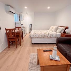 Hargraves Beach Guesthouse 50m to beach, хотел в Budgewoi