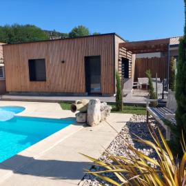 Terre de Crussol - Gite 3 étoiles en Ardèche, avec piscine et clim, 2-4 personnes