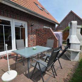 Nr 80 - Ferienhaus Deichstraße Nähe Yachthafen, hotel in Carolinensiel