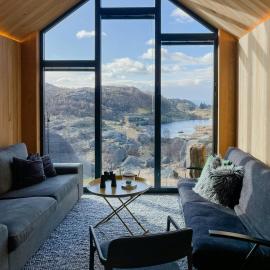 Architect-Designed Gem With Views Of Kistefjellet، فندق في Nesvåg