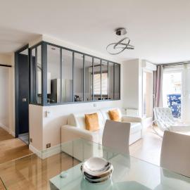 123home - Suite & spa XL, hotel u gradu Montevrain