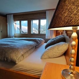 Thun Alpine Base Gateway to Interlaken & Bernese Oberland, hotel din Unterseen