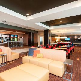 Courtyard Peoria Downtown، فندق في بيوريا