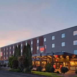 Radisson RED London Gatwick Airport, hotel em Crawley