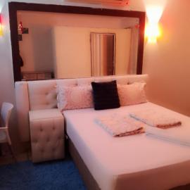 Golden Gate Guest House, hotel di Mahikeng