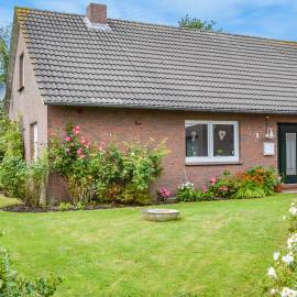 Ferienhaus am Wasser (Knockster Tief), hotel i Hinte