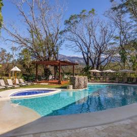 Hacienda Guachipelin Volcano Ranch Hotel & Hot Springs, hotel i Liberia