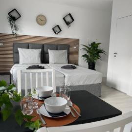 La Ferme du Château - Studio 1, hotel in Fontaine-lʼÉvêque