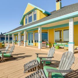 Beachfront Group Getaway on Bolivar Peninsula