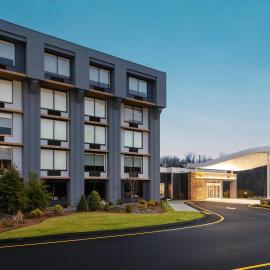 Fairfield Inn & Suites Springfield Enfield, отель в городе Спрингфилд