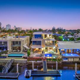 3 m Luxury Waterfront Villa in Paradise Pets Welcome, hotel in Gold Coast