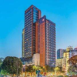 Ramada Yichang Hotel, hotel em Yichang
