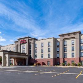 Hampton Inn & Suites Brookings, hotel di Brookings