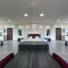 Le Six Hotel And Resort – hotel w mieście Al-Batrun