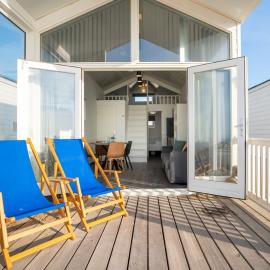 overnachtingopstrand, hotel in Katwijk