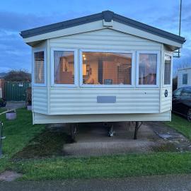 3 Bedroom Caravan - Sleeps 6 Pool & Garden, hotel di Rhyl