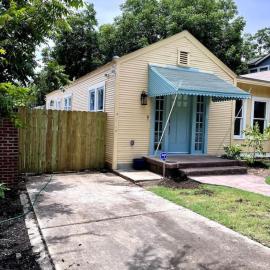 Charming 2-bedroom Cottage, hotel in San Antonio