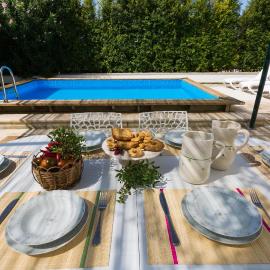 Country pool house, hotel in Casarano