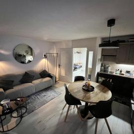 Vincenzo appart, Studio Confortable à Nendaz, accès Direct au Télécabine de Tracouet et Parking Souterrain Inclus, khách sạn ở Nendaz